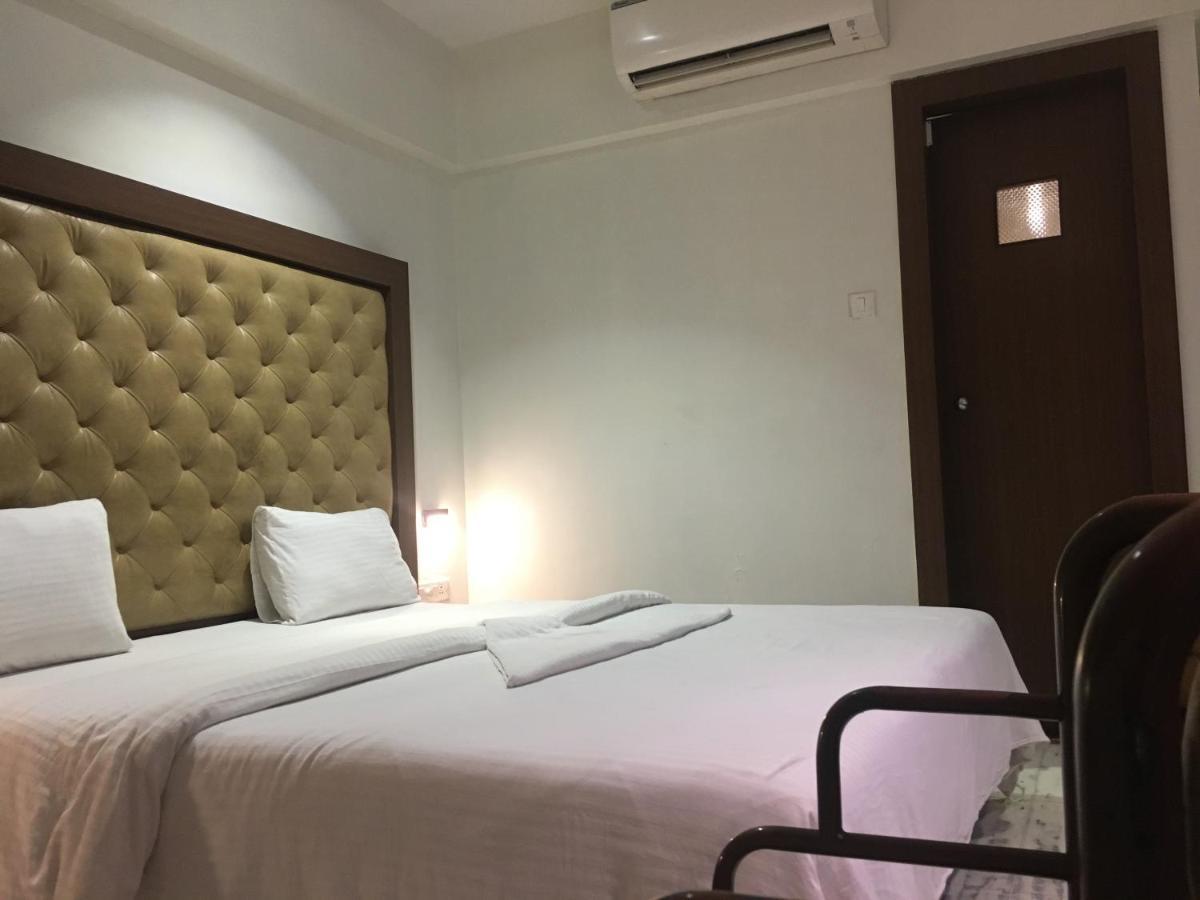Lodge Pravasi Residency